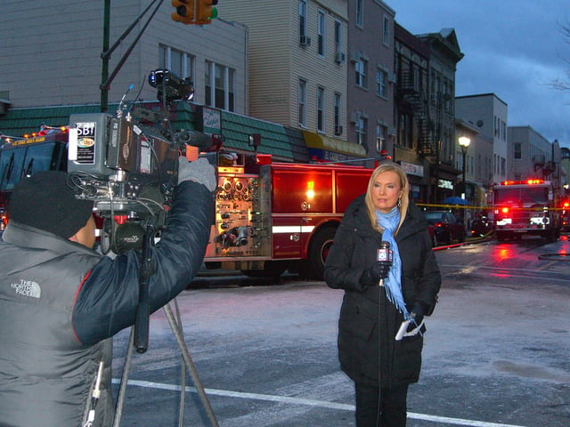 Fox 5 reporter Lisa Evers reporting on a January 2012 fire in Union City, New Jersey.