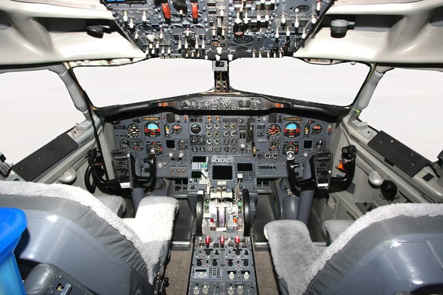 Original 737-200 cockpit
