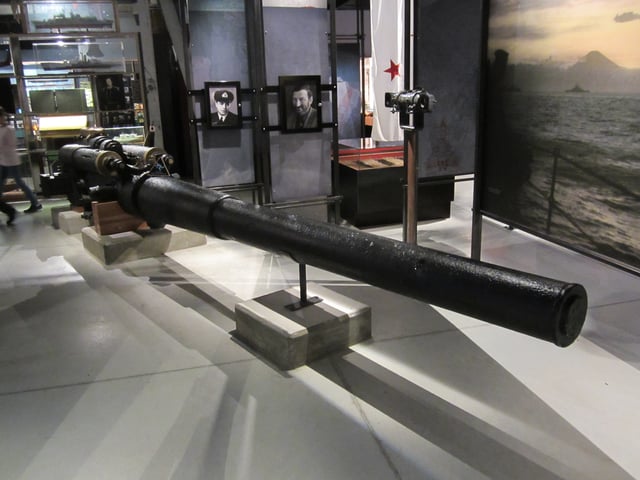 I-1's gun on display at the Torpedo Bay Navy Museum in June 2012
