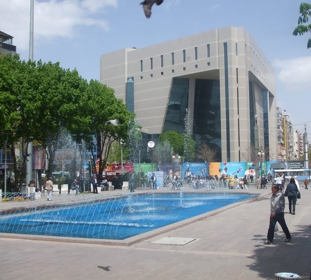 Armada shopping center (top)Kızılay shopping center (bottom)