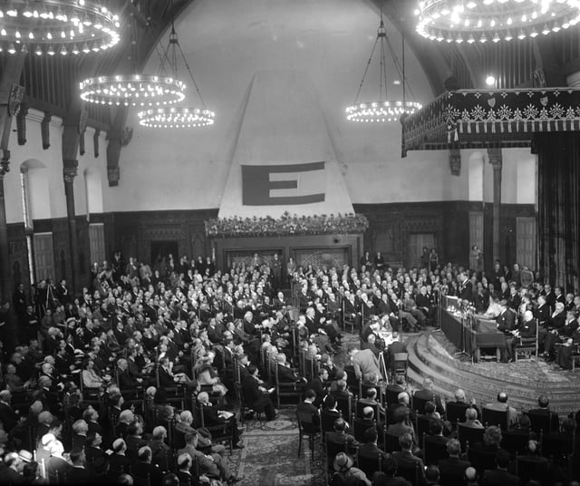 Churchill at the Congress of Europe in the Hague, 8 May 1948