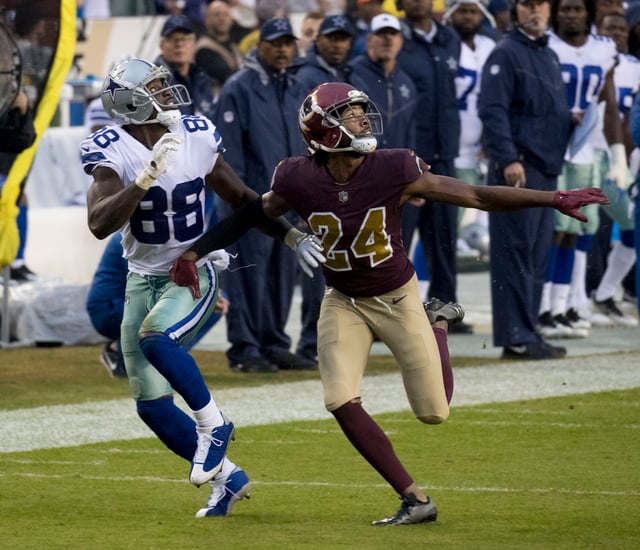 Norman covering Dallas Cowboys wide receiver Dez Bryant in 2017