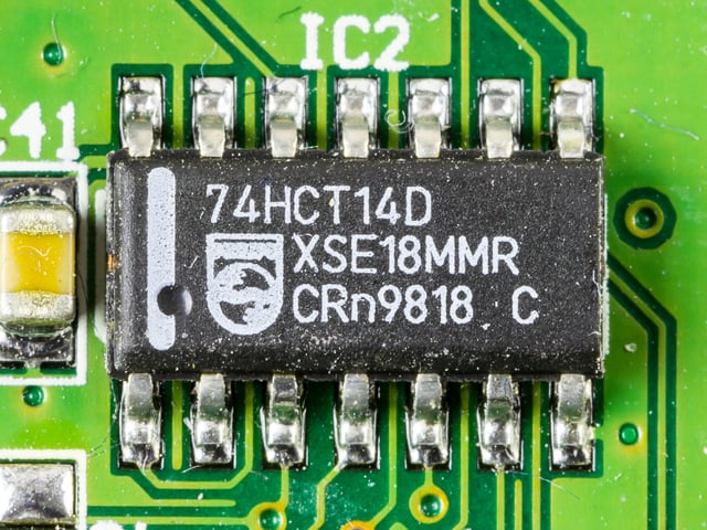 Philips Semiconductors schmitt trigger