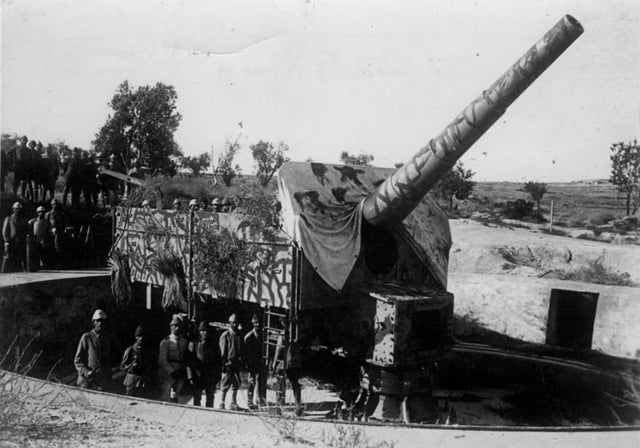 Heavy artillery from the German inland gun emplacement 1915