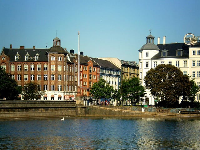 Dronning Louises Bro leading into Nørrebrogade