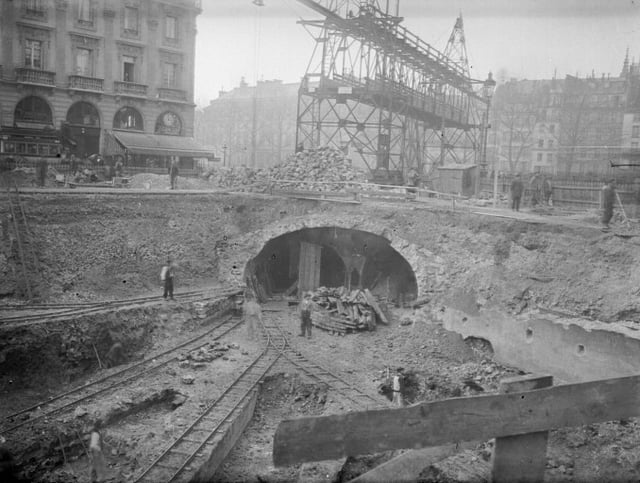 Cut-and-cover construction of the Paris Métro in France