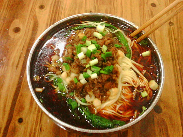 Chongqing Xiao mian with peas and spicy bean paste