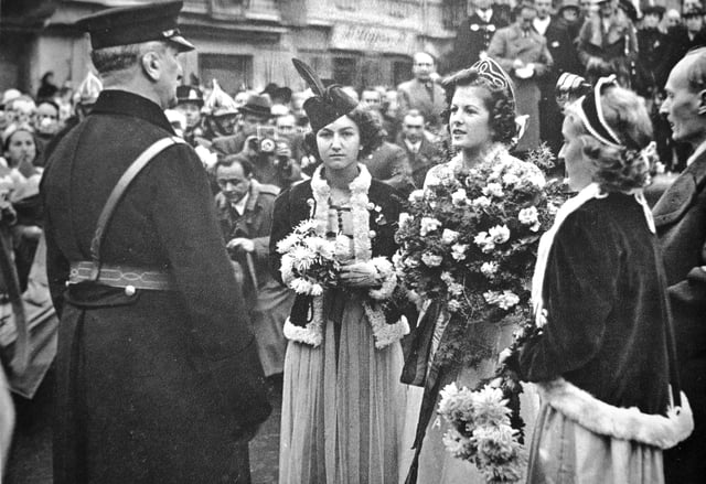 Horthy during the Hungarians' entry into Komárom (present-day Komárno), following the First Vienna Award, November 1938