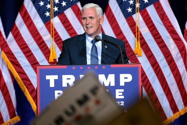 Governor Mike Pence campaigning in Peoria, Arizona on August 31, 2016.