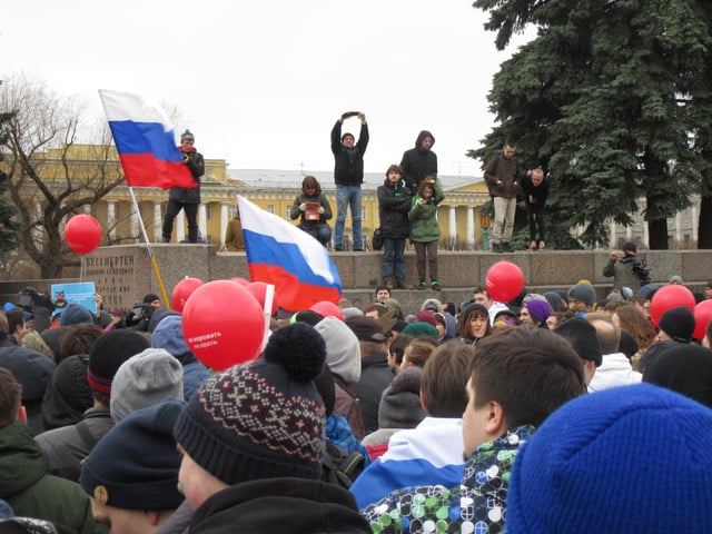 The Levada Center survey showed that 58% of surveyed Russians supported the 2017 Russian protests against high-level corruption.
