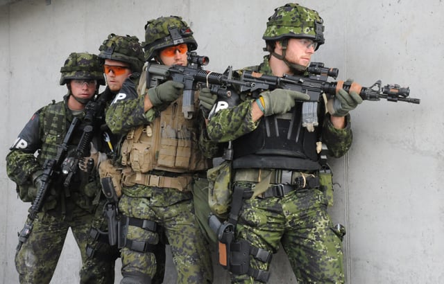 Danish MP-soldiers conducting advanced law enforcement training