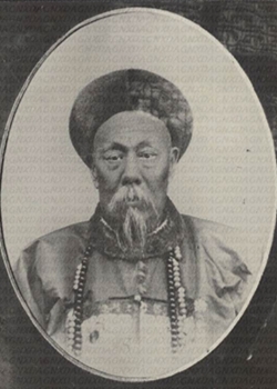 Han Chinese General Dong Fuxiang was overtly hostile to foreigners and his "Gansu Braves" relentlessly attacked the besieged legations.