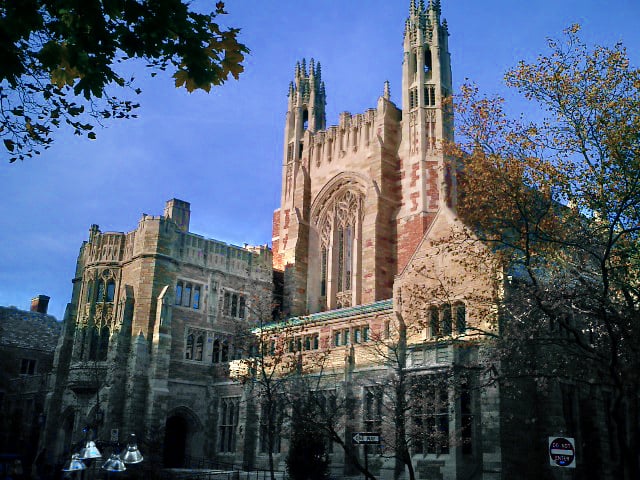 Yale Law School is housed in the Sterling Law Building, erected in 1931. Modeled after the English Inns of Court, the law building is located at the heart of Yale's campus and contains a law library, a dining hall, and a courtyard.