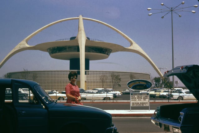 LAX Theme Building, July 1962