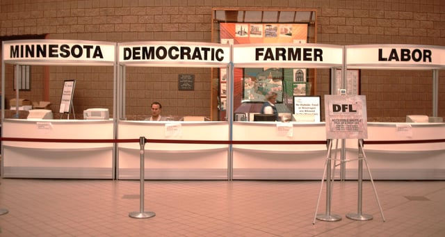 DFL 2006 state convention registration desk.