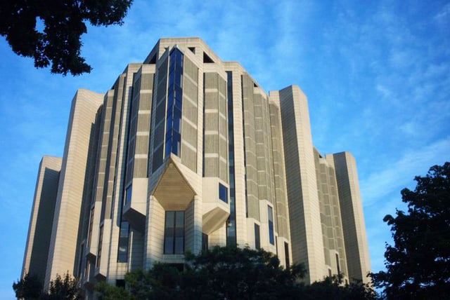 Robarts Library houses the university's main collection for humanities and social sciences.