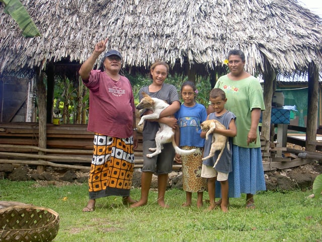 A Samoan family.