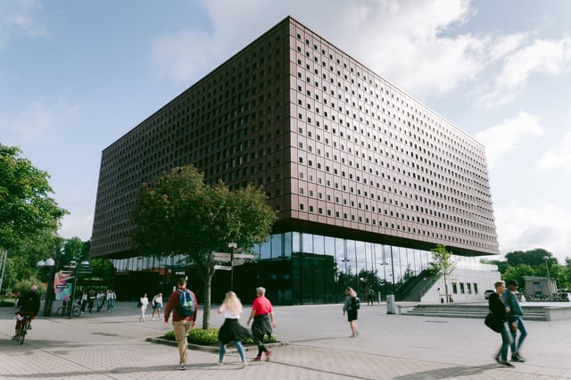 Studenthuset on Campus Valla opened in 2019. It contains the library, student services and many study areas.