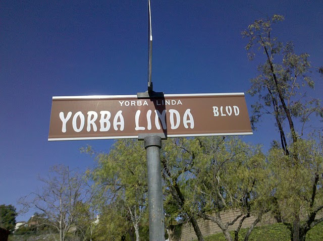 Standard design of street name signs in the city