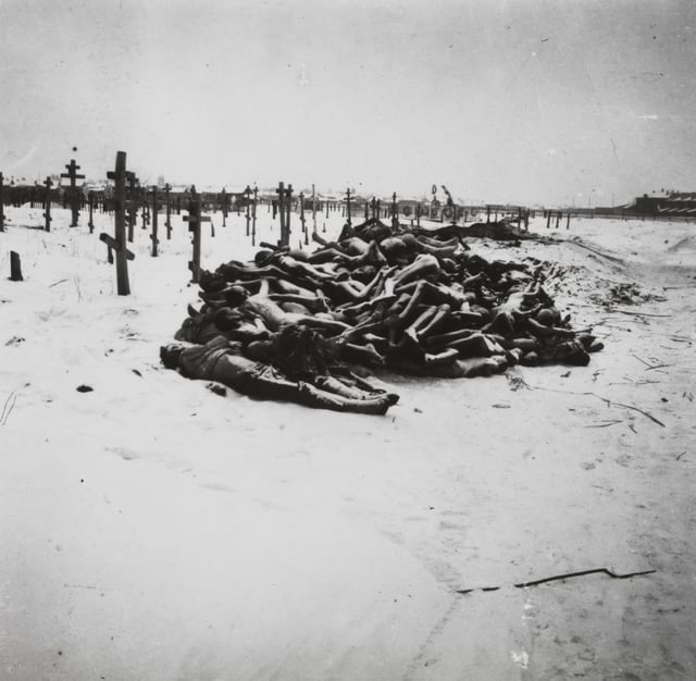 Victims of the famine in Buzuluk, Volga region, next to Samara