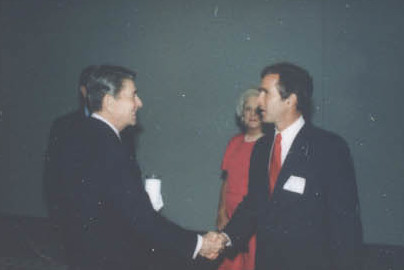 Bush greeting President Ronald Reagan in 1988