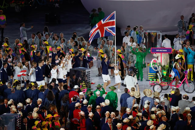 Murray carrying the Union Flag during the Parade of Nations at the 2016 Olympics opening ceremony