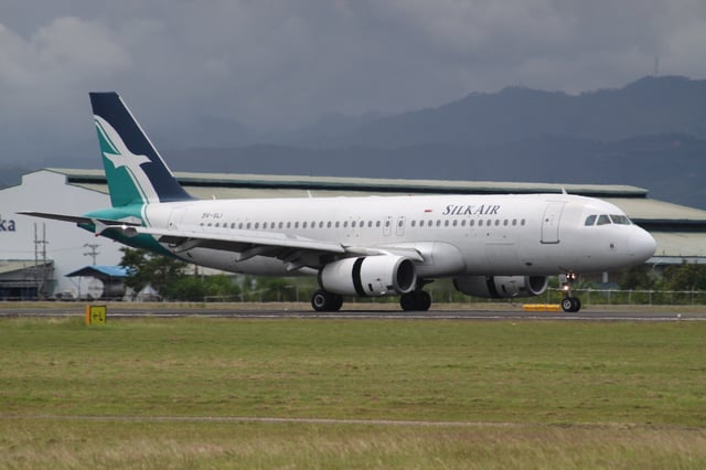 SilkAir's A320-200 landing.