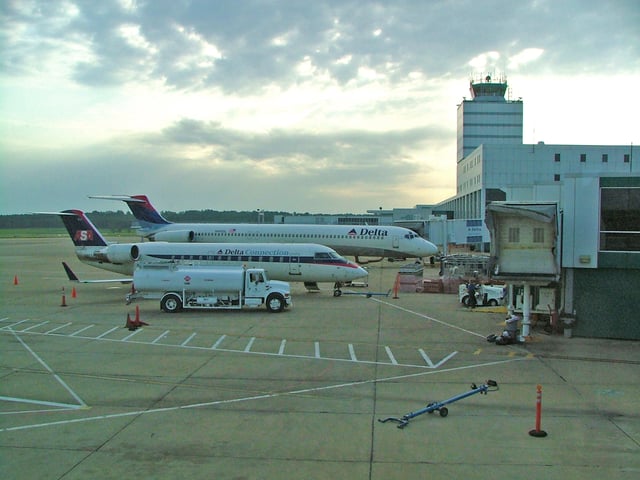 Commercial aircraft waiting to depart from Jackson-Evers International Airport, July 2005