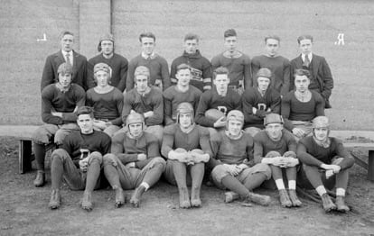 DePaul University's football team (1916)