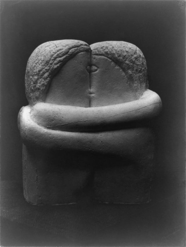 Constantin Brâncuși, 1907-08, The Kiss. Exhibited in 1913 at the Armory Show and published in the Chicago Tribune, 25 March 1913