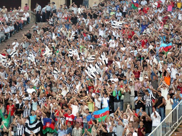 Neftchi fans at Tofiq Bahramov Stadium