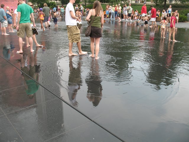 The drainage system for the water shooting into the reflecting pool uses end-to-end drainage slits in lieu of central drains.