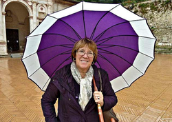 Bonnie Ueltzen with an umbrella.