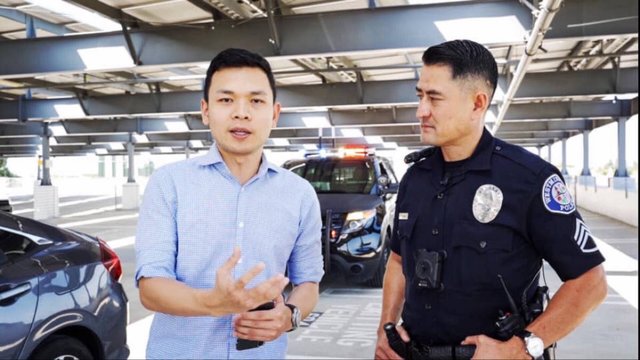 MC Gia Thành on set filming a show about police officers' work in 2019.