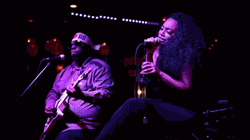 Jessica Jolia performing live