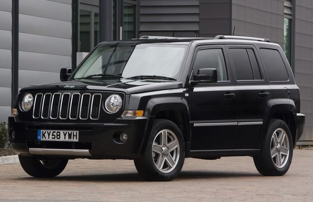 Photo of a black Jeep Patriot which Asia may be driving