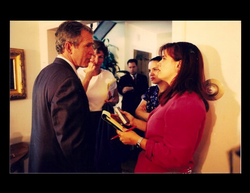 Pilar interviewing George W. Bush.