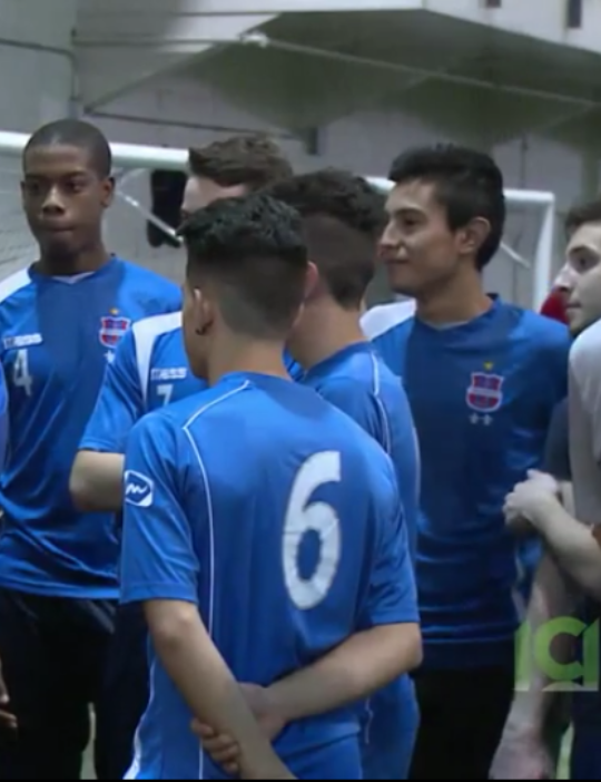 Yael Alberto Patino accompagné de son coéquipier Marcus Jean-Baptiste et Bryan Caicedo à la clinique du football dirigé par Joël Fréchet qui est venu de l'académie de L'Olympique Lyonnais, France