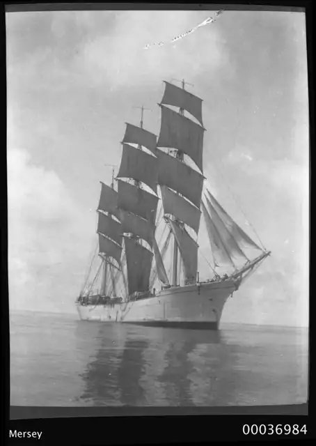 Topgallant mast