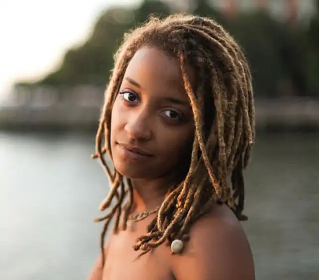 Amber Amour