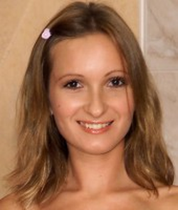 Angela Winter