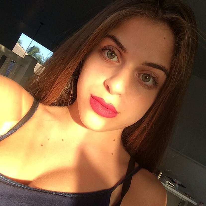 Ariel Martin (@babyariel)