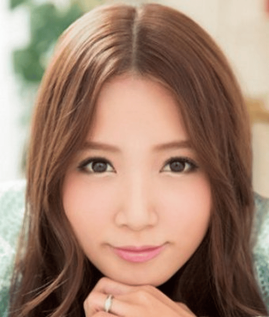 Ayaka Tomoda