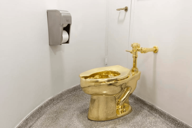 Gold Toilet (Blenheim Palace)