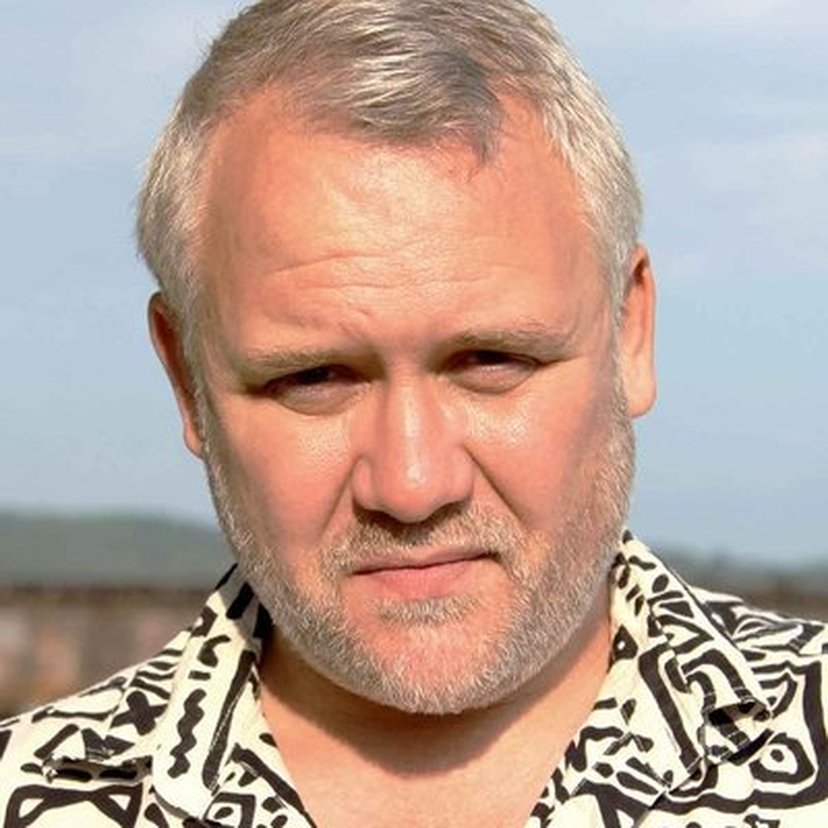 Julian Raven (Artist)