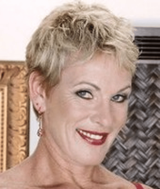 Julie Mandrews
