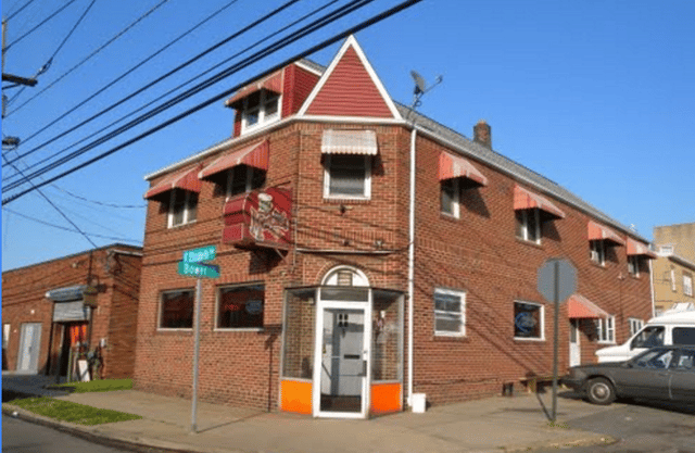 Merdie's Tavern