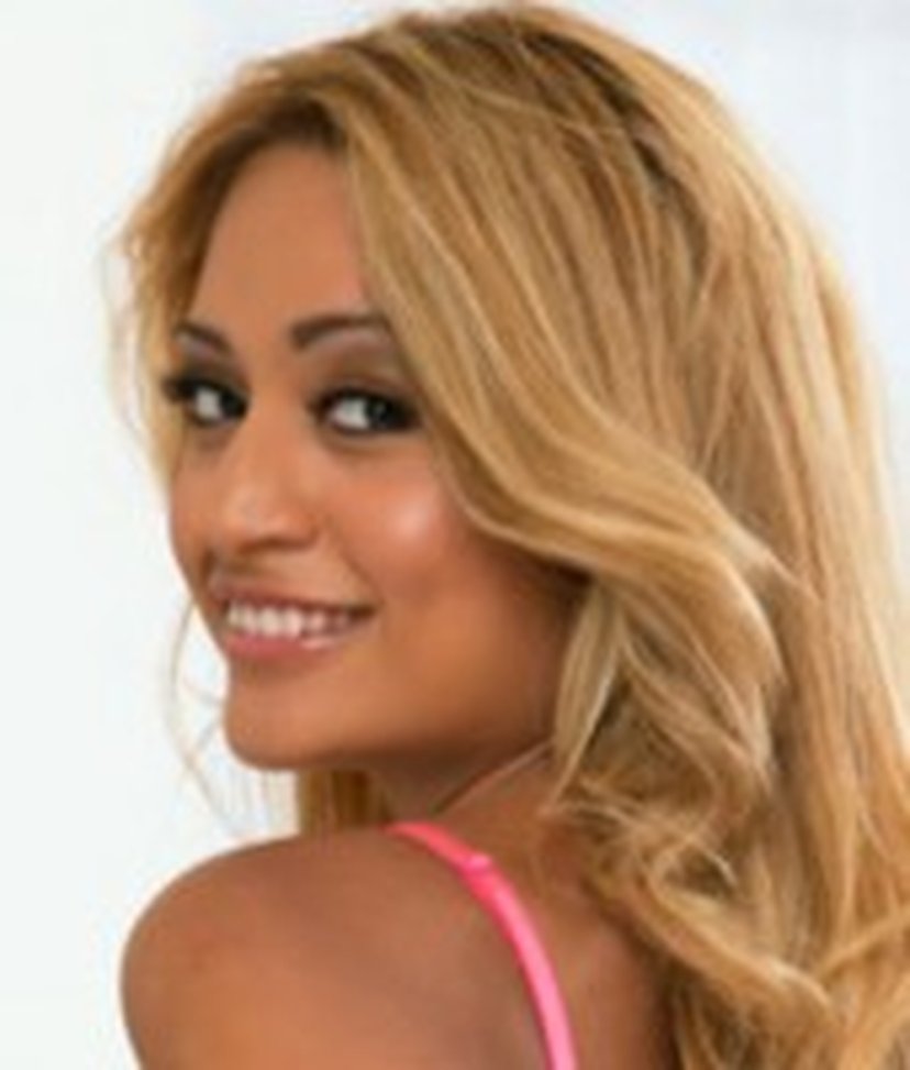 Natalia Robles