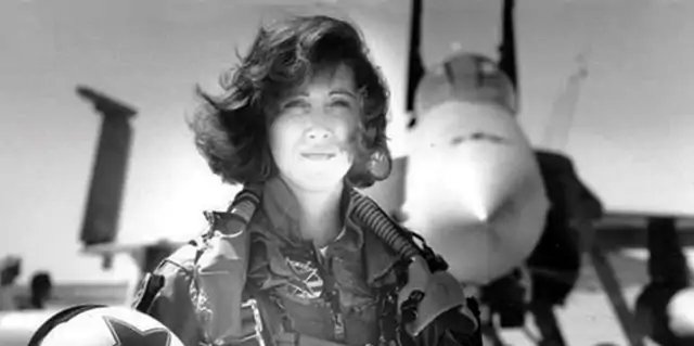 Tammie Jo Shults (Pilot)