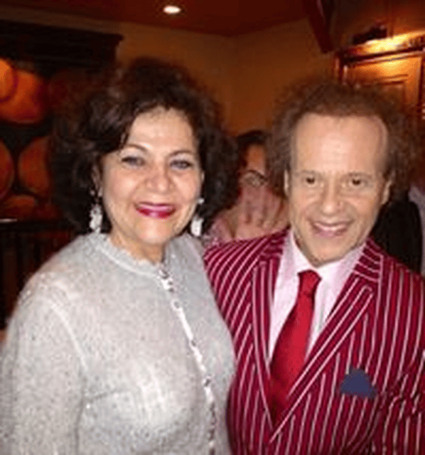 Teresa Reveles